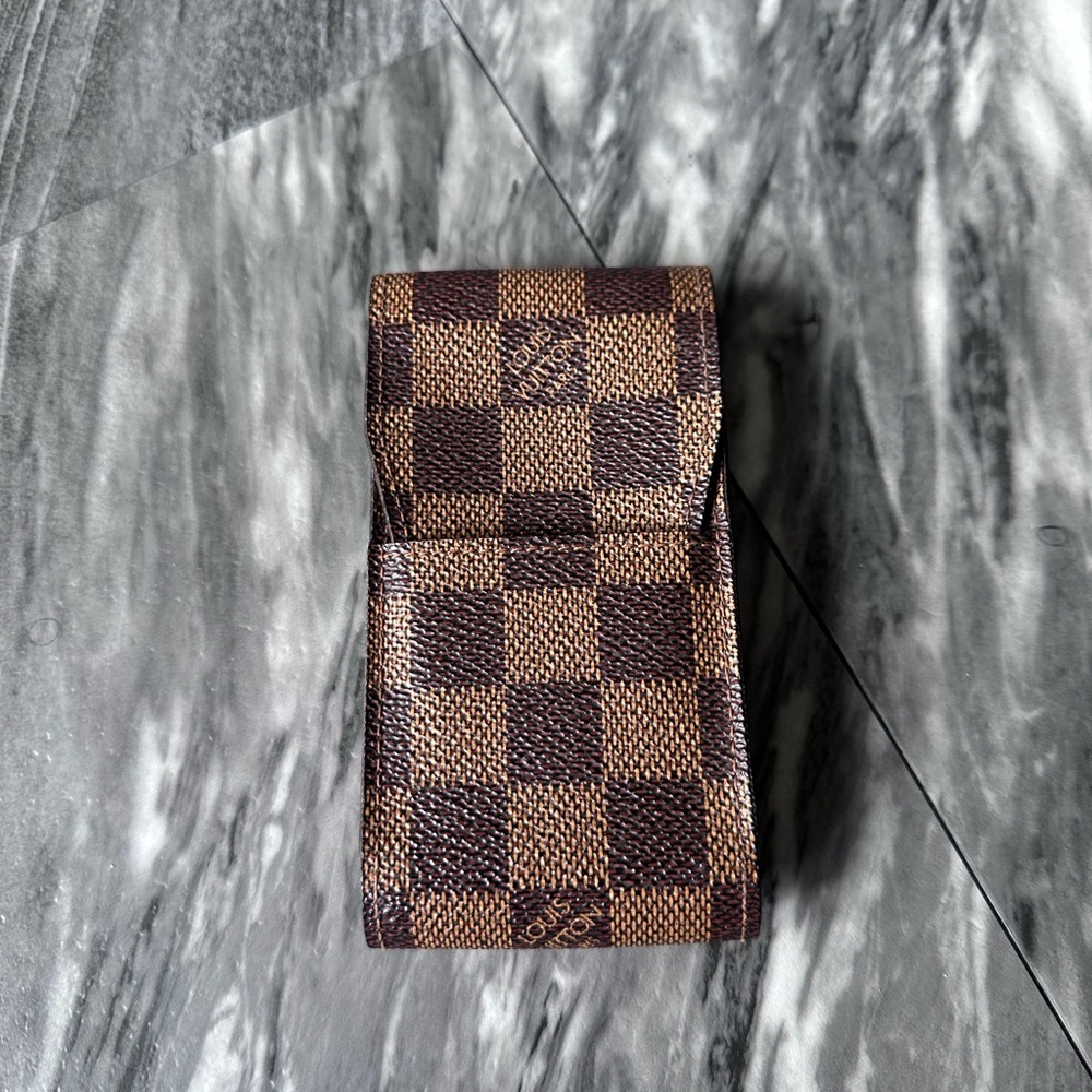Louis Vuitton Damier Ebene Key / Card /
Cigarette Holder